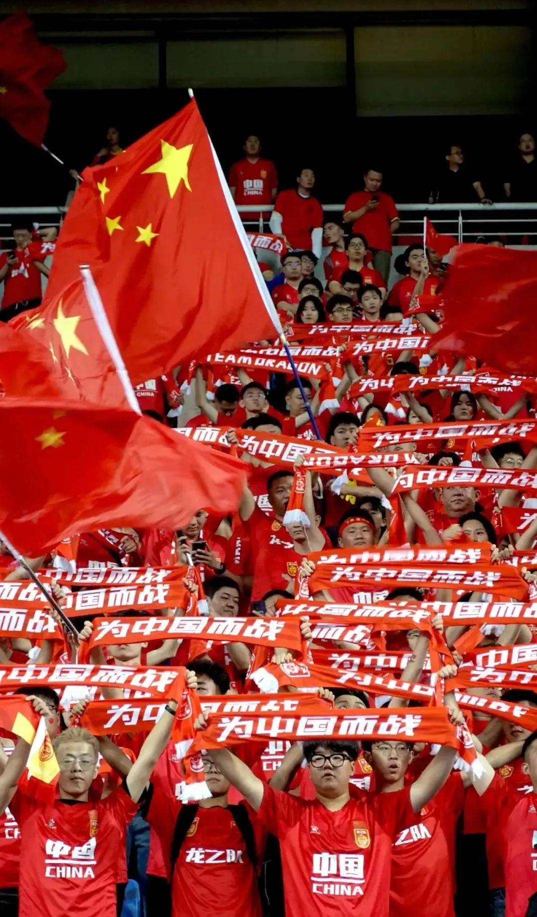 全力以赴！中国足球队奋力拼搏，夺冠的简单介绍