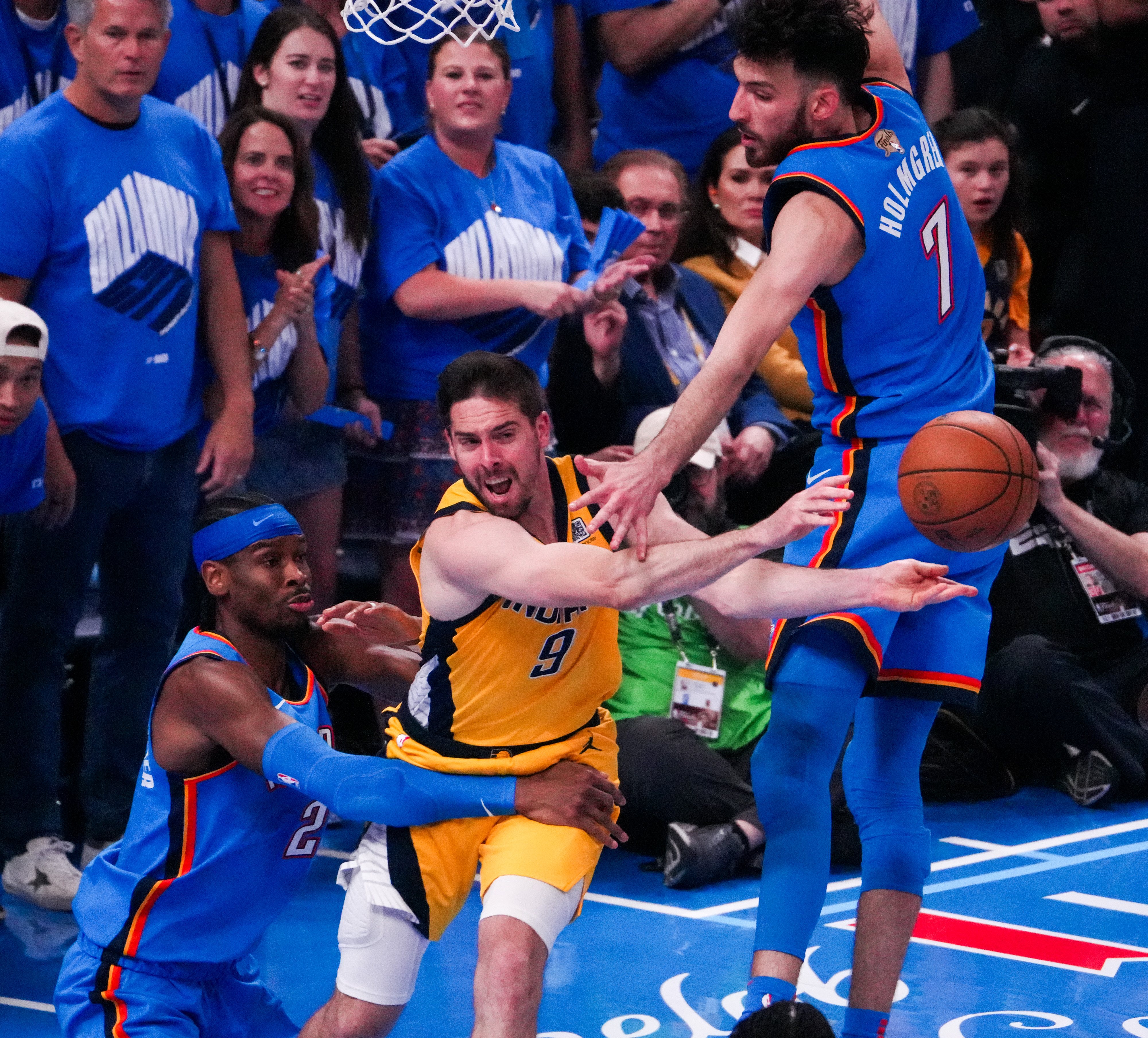 NBA常规赛圆满开幕，球队展现雄心壮志
