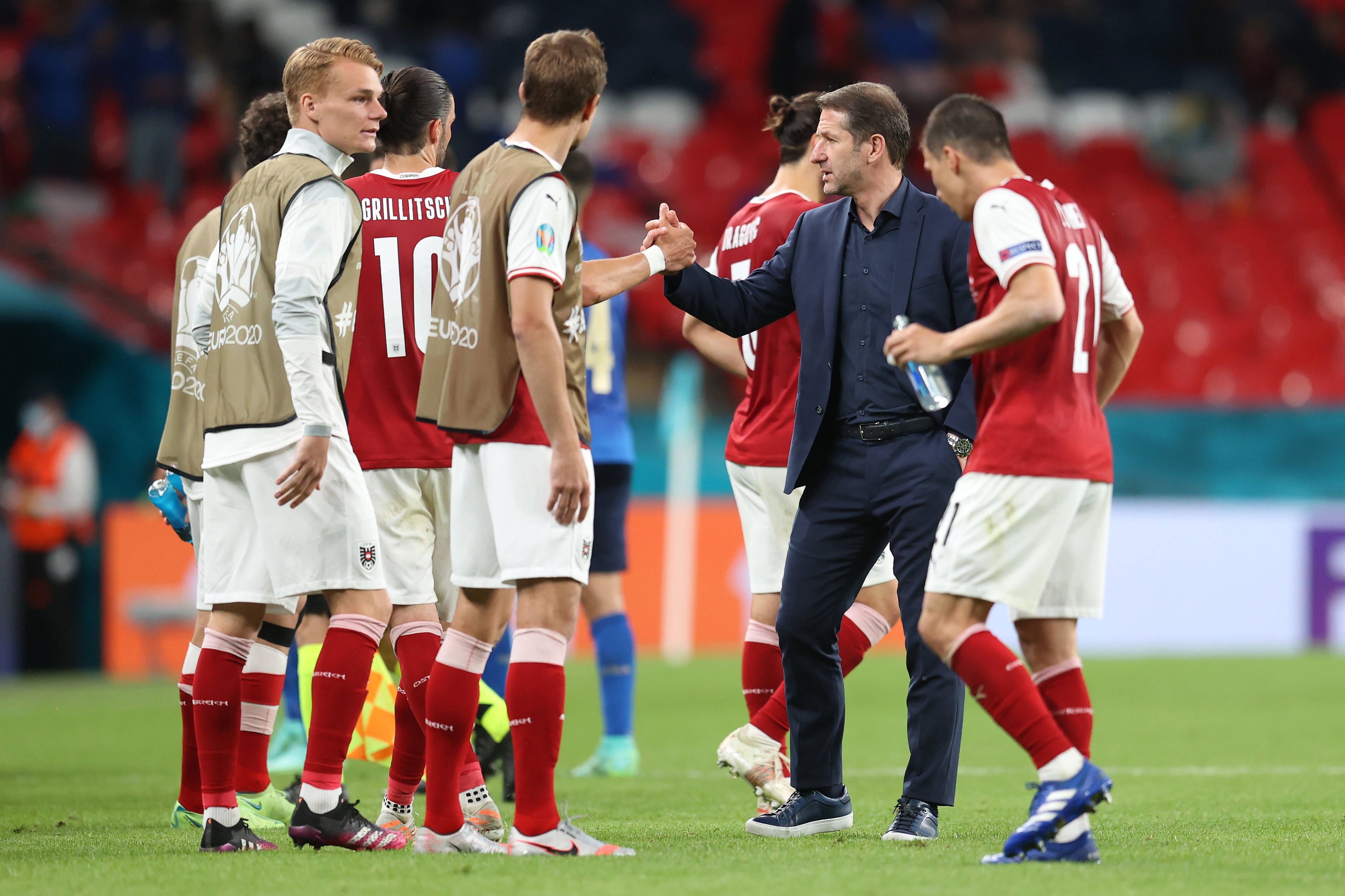 斯洛文尼亚队晋级欧锦赛，夺冠