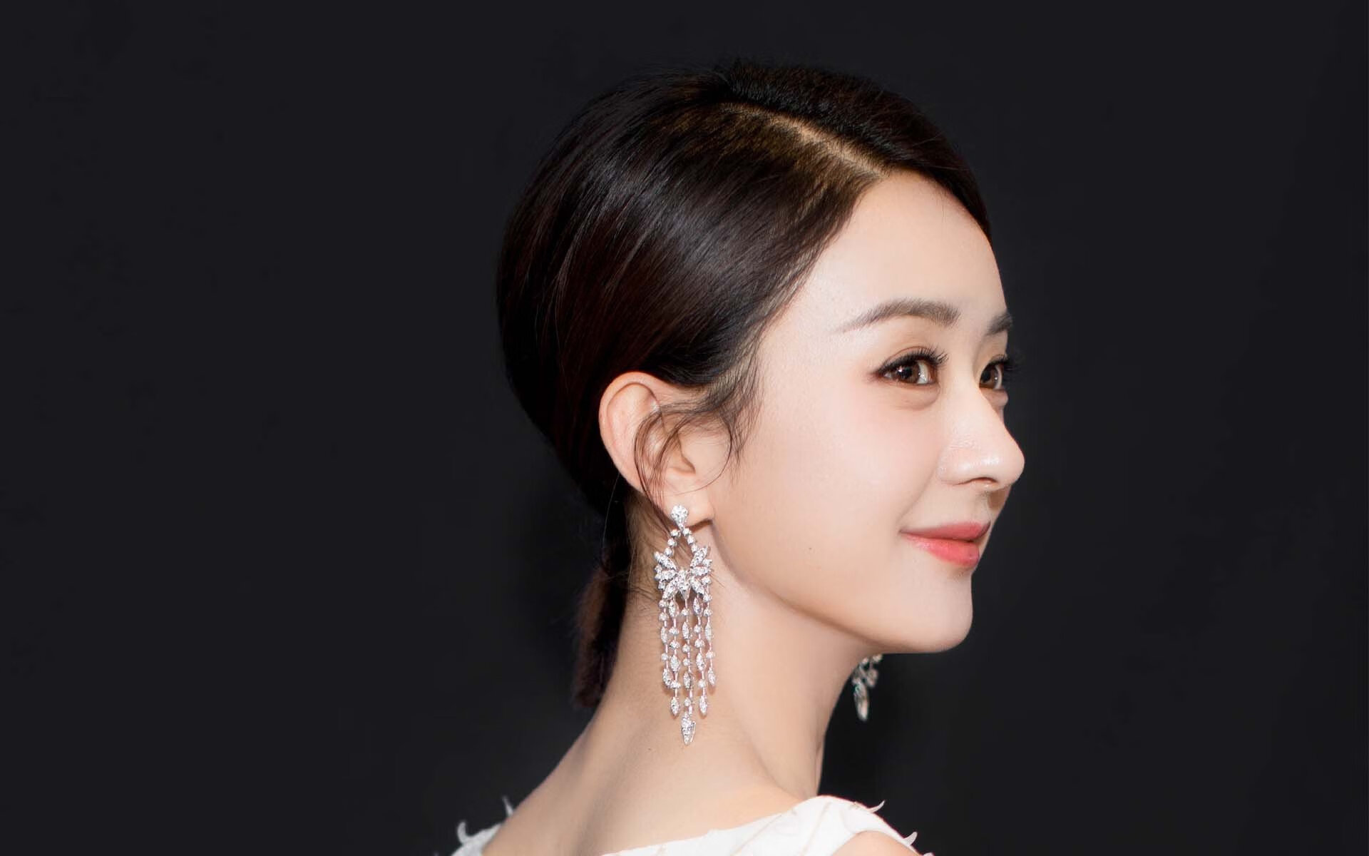 南美绿茵场上的欧洲面孔，奥地利铁卫阿拉巴如何导演巴拉圭历史性逆袭